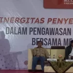 Ketua Bawaslu Bangkalan Achmad Mustain Saleh Saat Menyampaikan Sambutan Di Acara Buka Bersama Jurnalis.
