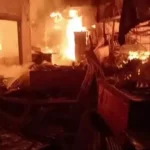 Kobaran Api Saat Melalap Beberapa Kios Di Pasar Baru Kamal.