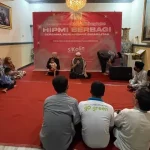 Ketua Hipmi Bangkalan Zhavira Ayu Ratri Aldania Foto Bersama Dengan Disabilitas