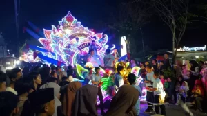 Digelar Dua Hari, Masyarakat Sampang Tumpah Tonton Parade Combodug
