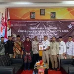 Dpc Gerindra Bangkalan Saat Mendaftarkan Para Bacaleg.