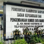 Kantor Badan Kepegawaian Dan Pengembangan Sumber Daya Manusia (Bkpsdm) Kabupaten Sampang. (Foto : Dimas Syah Fachlevi)