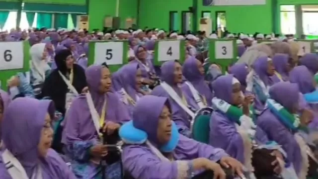 Para Jemaah Haji Asal Bangkalan Tiba Asrama Haji Embarkasi Di Surabaya