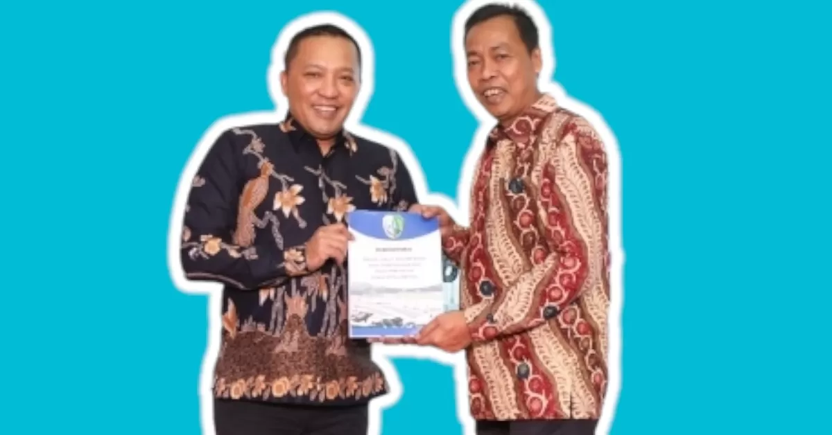 Bupati Sampang H. Slamet Junaidi Saat Tandatangani Rekomitmen Penyelesaian Tindak Lanjut Hasil Pemeriksaan Bpk Ri.