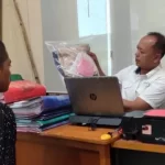 Pelaku Hm Saat Diinterogasi Penyidik Polres Bangkalan.