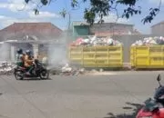 Kondisi Sampah Di Salah Satu Tps Di Kota Bangkalan Terlihat Menumpuk