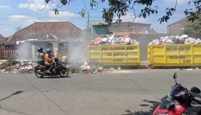 Tempat Pembuangan Sampah Di Kota Bangkalan Kembali Menumpuk