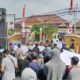 Aliansi Masyarakat Peduli Keadilan Saat Mendatangi Kantor Kejari Bangkalan