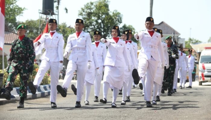 28 Paskibra Kabupaten Sampang Sukses Kibarkan Bendera Merah Putih, Berikut Daftar Nama Dan Asal Sekolah Mereka