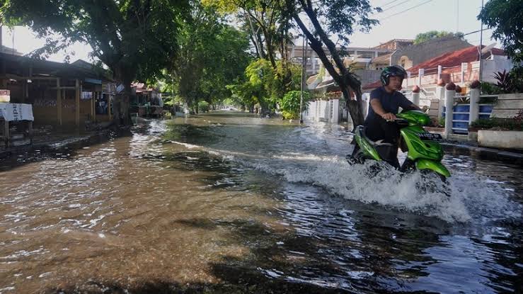 Banjir Yang Melanda Beberapa Wilayah Di Kabupaten Pamekasan Beberapa Waktu Yang Lalu.