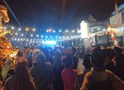 Penonton Lintas Kabupaten Mulai Berdatangan, Padati Rute Tambelangan Fashion Carnival