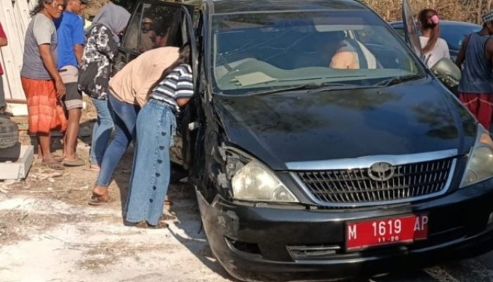 Dipakai Takziah, Mobil Dinas Pemkab Pamekasan Kecelakaan Di Bangkalan