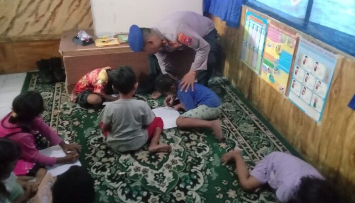 Sering Berkeliaran, Satpolairud Bangkalan Didik Anak Jalanan Di Pelabuhan Kamal