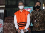 Eks Bupati Bangkalan R Abdul Latif Amin Imron Saat Ditetapkan Tersangka Oleh Kpk.