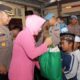 Peringati Maulid Nabi Muhammad, Polres Sampang Bagikan 1000 Paket Sembako Kepada Anak Yatim
