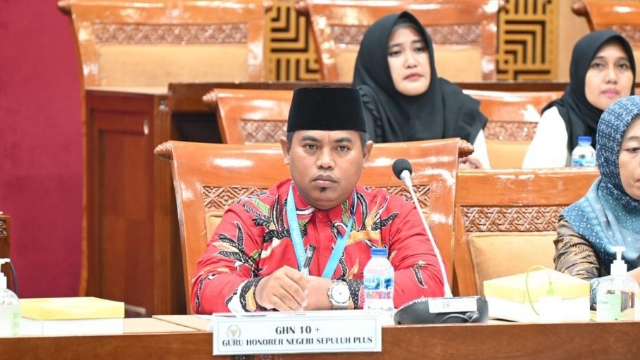 Ketua Guru Honorer Negeri Masa Kerja 10 Tahun Keatas Atau Ghn 10+ Kabupaten Sampang Syaifur Rohman.