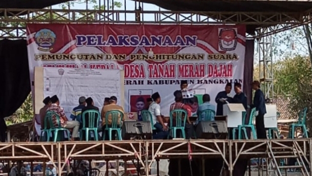Suasana Pelaksanaan Pilkades Di Salah Satu Desa Di Bangkalan.