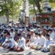 Aksi Doa Bersama Ulama Bersama Masyarakat Di Depan Gedung Dprd Sampang. (Foto : Sindonews)