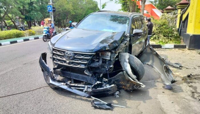 Mobil Dinas Pupr Bangkalan Terlibat Kecelakaan Dengan Pengendara Asal Lamongan