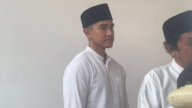 Ketua Umum Partai Solidaritas Indonesia (Psi) Kaesang Pangarep Saat Tiba Di Pondok Pesantren Nurul Kholil.