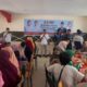 Suasana Relawan Prabowo Gibran Di Kota Bangkalan Saat Berbagi Makan Siang.
