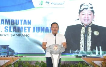 Bupati Sampang H. Slamet Junaidi Saat Menyampaikan Sambutan. (Dok. Prokopim Pemkab Sampang)