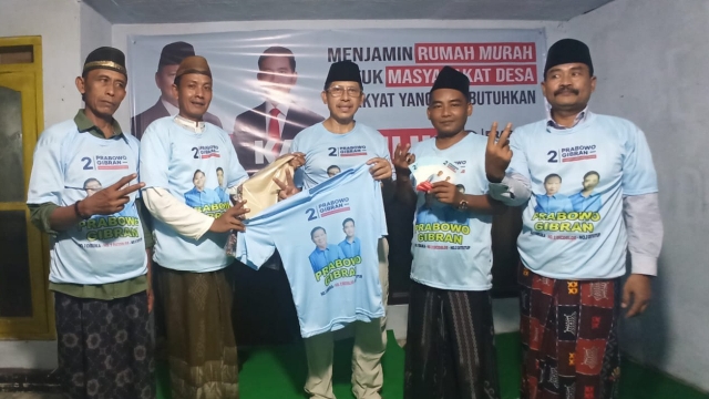 Tim Relawan Prabowo - Gibran Saat Melakukan Konsolidasi Pemenangan Di Posko Pemenangan.