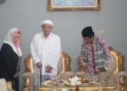 Silaturahmi Dengan Pengasuh Ponpes Al Hamidy Banyuanyar, Mahfud Md Sebut Tak Ada Kepentingan Politik