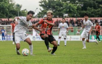 Pemain Perssu Madura City Saat Bertanding Dalam 8 Besar Liga 3 Jatim.