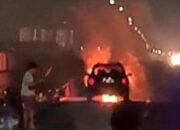 Diduga Konsleting Listrik, Sebuah Mobil Dilalap Si Jago Merah Saat Melintasi Jembatan Suramadu