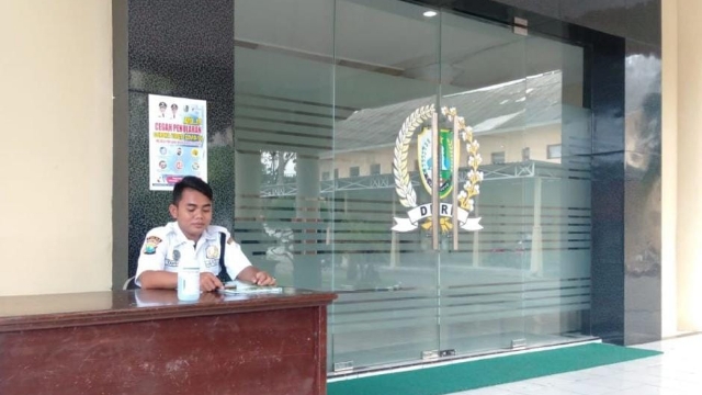 Kantor Dewan Perwakilan Rakyat Daerah (Dprd) Kabupaten Sampang.