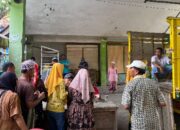 Jelang Bulan Ramadhan, Warga Sampang Antri Beras Murah Subsidi Pemerintah