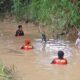 Tim Gabungan Saat Mencari Korban Yang Terseret Arus Sungai.
