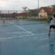 Masyarakat Sampang Saat Bermain Tenis Lapangan Di Area Ssc.