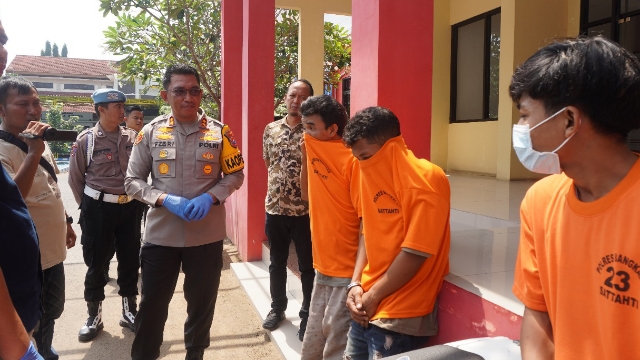 Tiga Pelaku Pencurian Saat Diringkus Ke Mapolres Bangkalan.