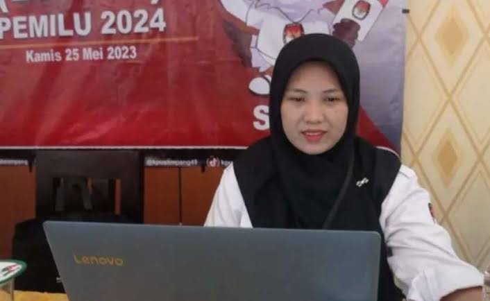 Koordinator Divisi Teknis Penyelenggaraan Kpu Sampang Siti Aisah. (Dok. Istimewa)