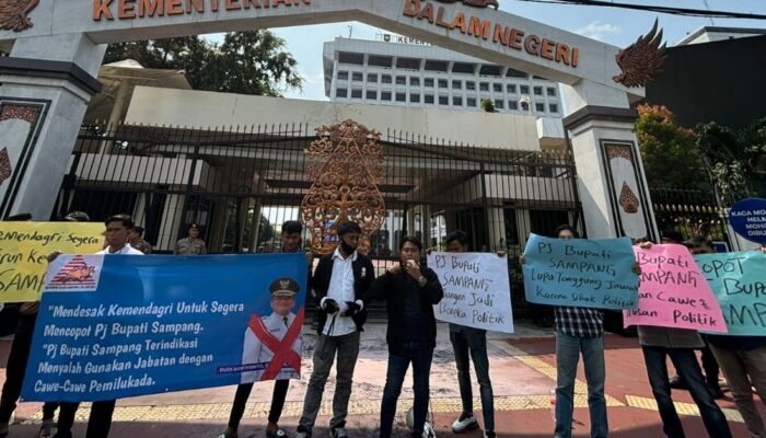 Desak Evaluasi Pj Bupati Sampang, Komite Mahasiswa Madura Gelar Aksi Didepan Kemendagri