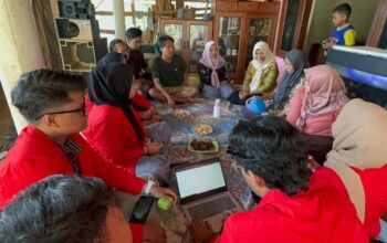 Kkn Untag Surabaya Optimalisasi Media Sosial Sebagai Sarana Branding Desa Dilem Mojokerto