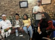 Diduga Dijadikan Lokasi Hiburan Malam, Fpi Sampang Grebek Kafe Lorensia