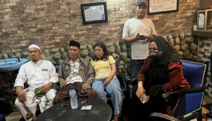 Diduga Dijadikan Lokasi Hiburan Malam, Fpi Sampang Grebek Kafe Lorensia