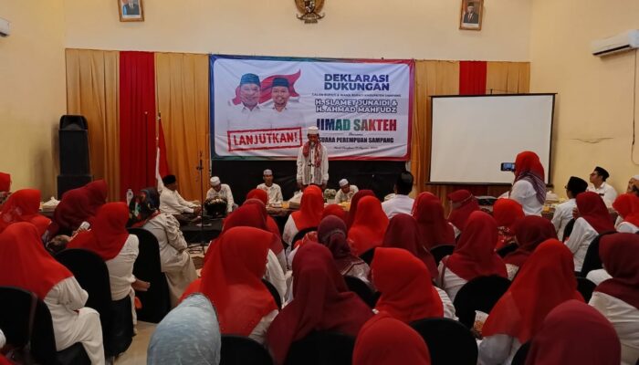 Para Kaum Muslimat Se-Kabupaten Yang Tergabung Dalam Suara Perempuan Sampang Satukan Dukungan Untuk Pasangan H Slamet Junaidi Dan Ra Mahfud (Jimad Sakteh).