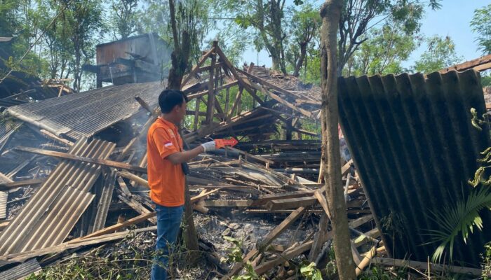 Warga Bangkalan Digegerkan Penemuan Mayat Dalam Keadaan Terbakar Di Kandang Ayam