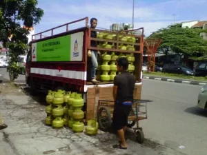 Warga Bangkalan Keluhkan Harga Tabung Elpiji