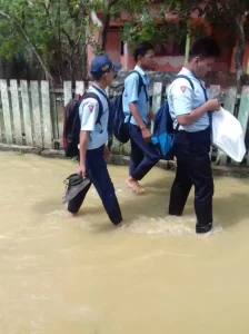 Puncak Pasang Malam, Warga Waspada Banjir