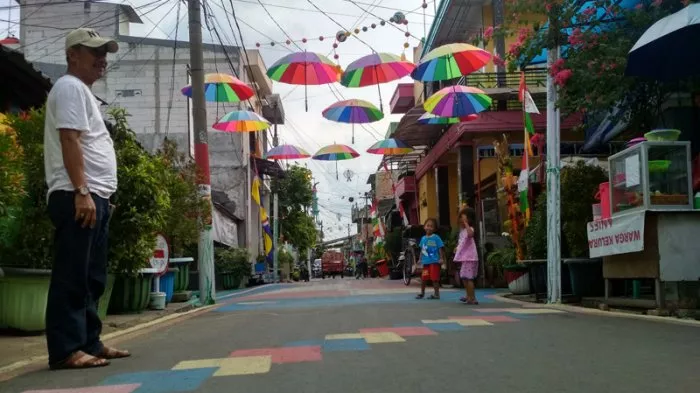 Bersih-Bersih, 60 Warga Tanjung Priok Ikuti Program Padat Karya