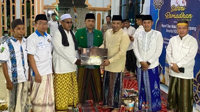 Bupati-Dan-Wabup-Sampang-Saat-Melakukan-Safari-Ramadhan-Tahun-Lalu