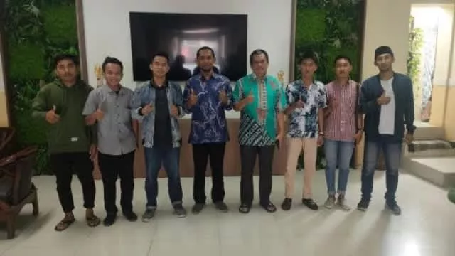 Serikat Pemuda Gadu Barat (Spg) Saat Melakukan Audiensi Ke Dinas Putr Sumenep.