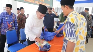 Bantu Masyarakat Kecil, Bupati Sampang Lakukan Operasi Pasar Murah di Beberapa Kecamatan