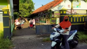 Kepala Sekolah Sdn Banyuajuh 5 Bangkalan Keluhkan Lambatnya Pencairan Dana Bos