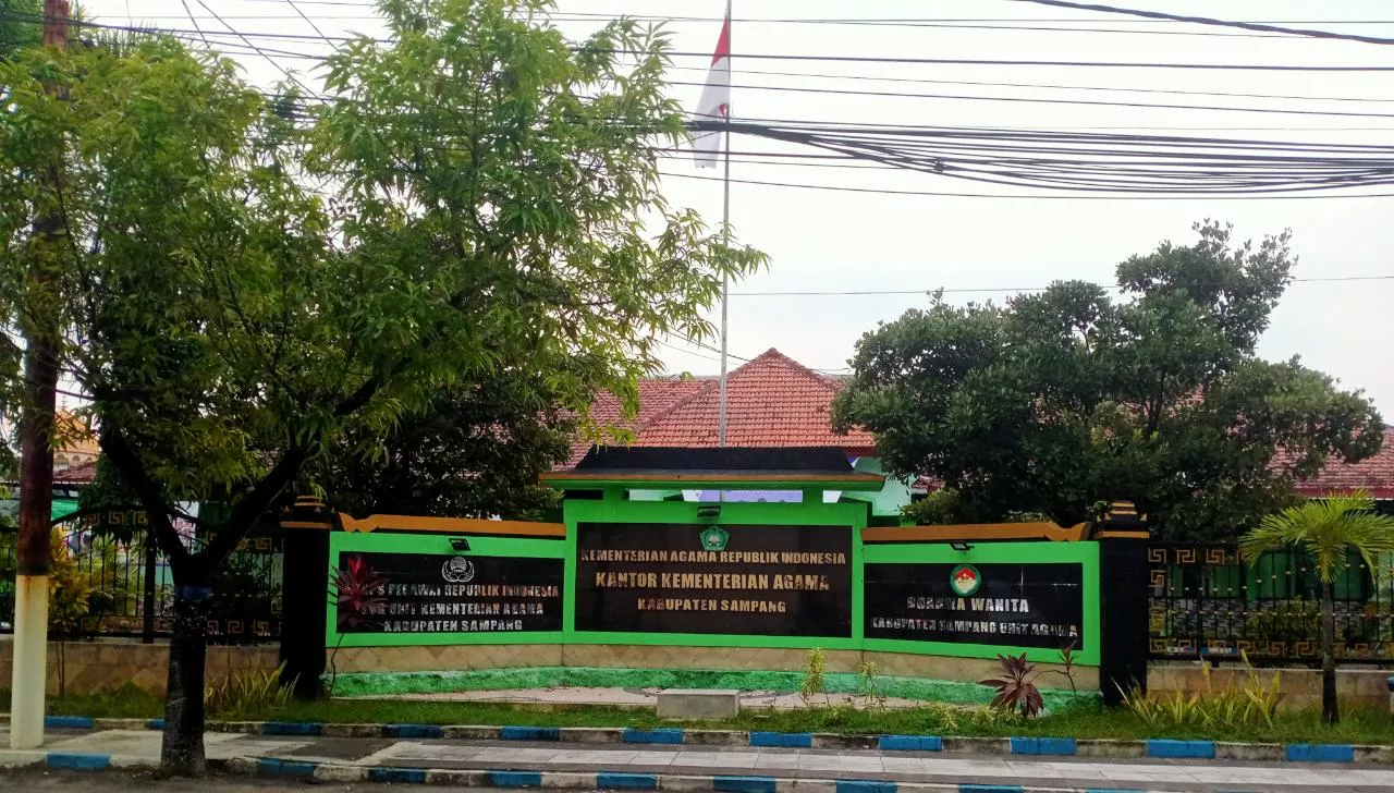 Kantor Kemenag Sampang.